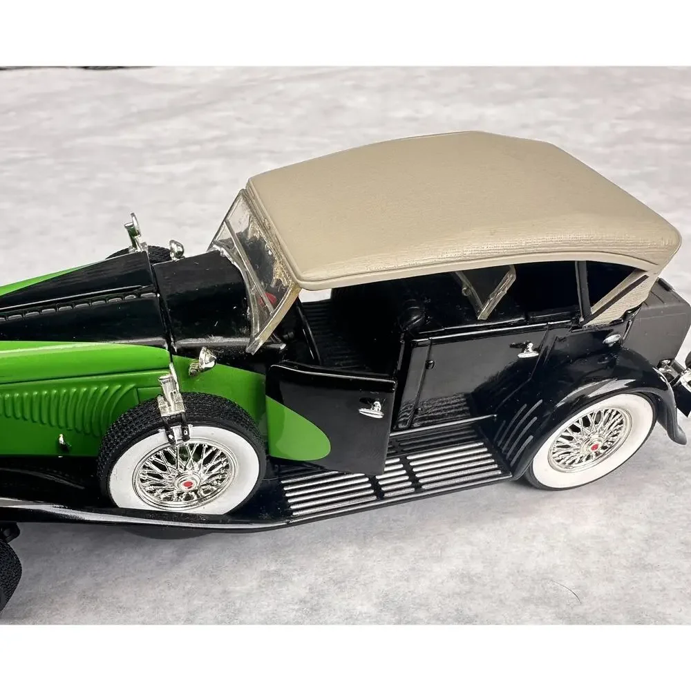 A53 1934 DUESENBERG MODEL J BLACK/GREEN 1/18 DIECAST SIGNATURE MODELS 18110